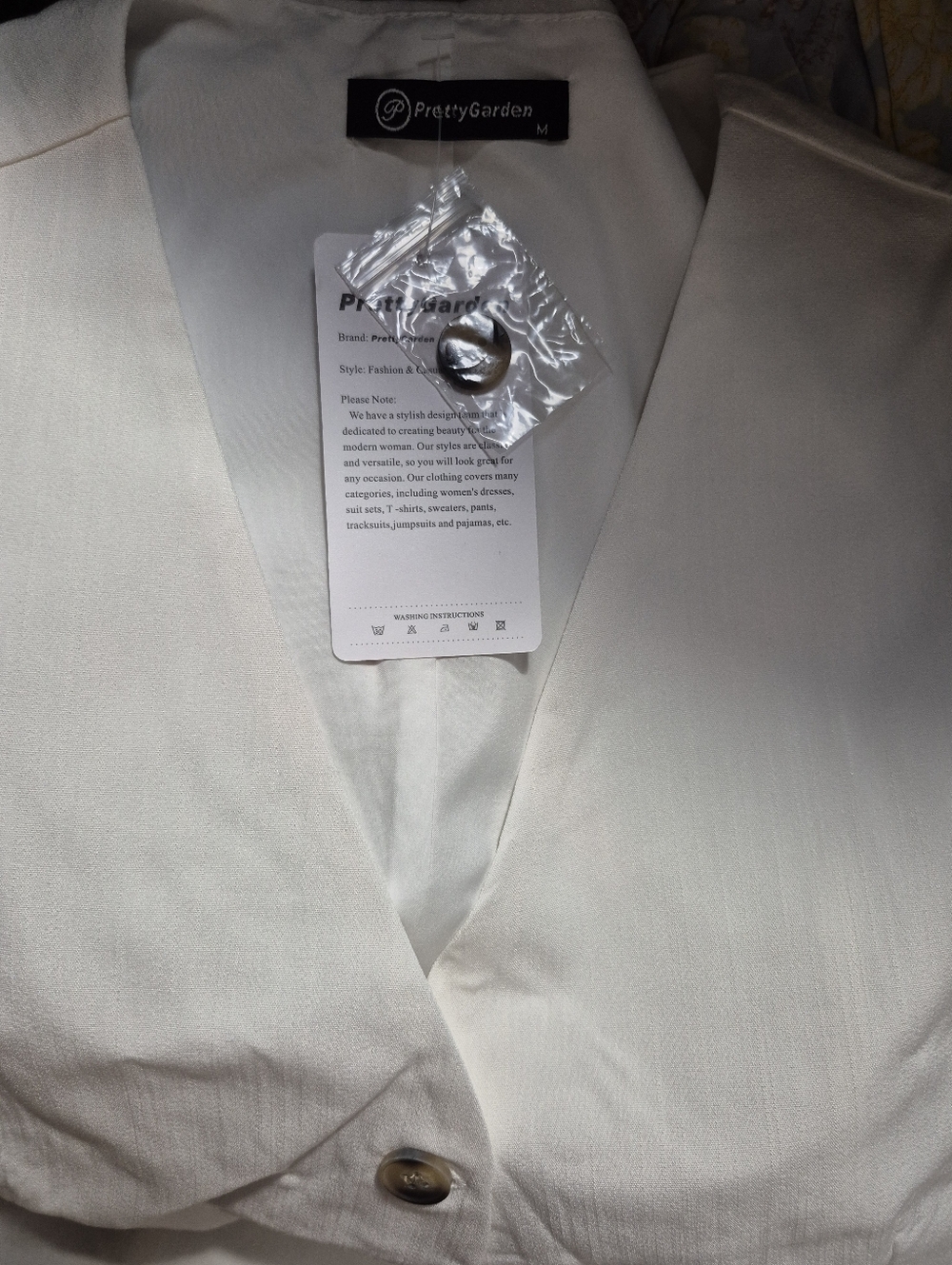 Pretty Garden | White Button Vest and Short Set - Picture 4 of 5